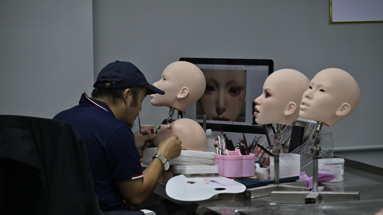Hand refined sculpting